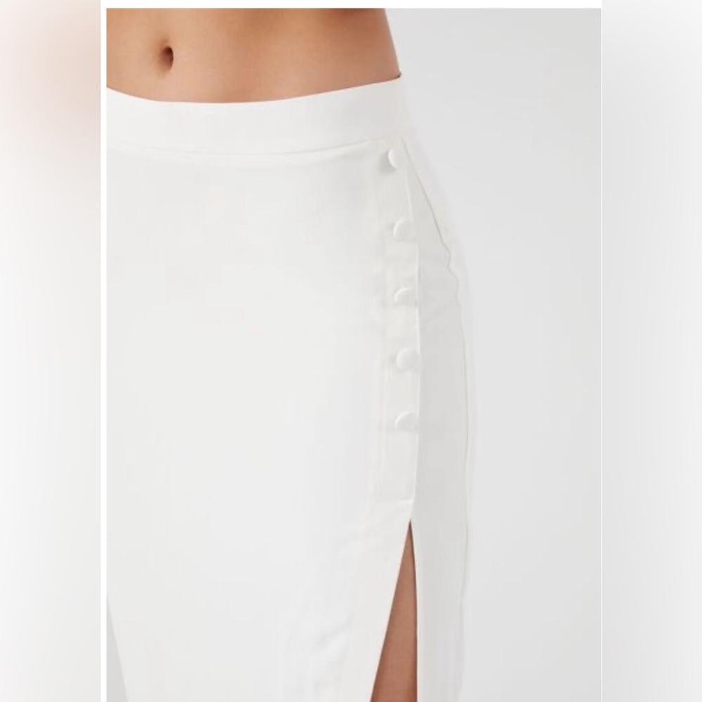 Elegant Coral Button-Detail Skirt